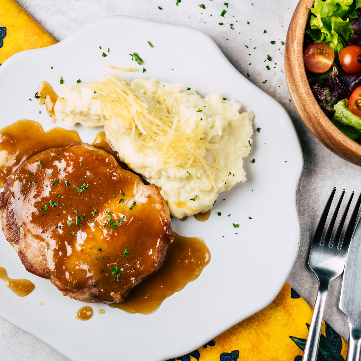 Lomo de Cerdo con Puré y Ensalada 🥗